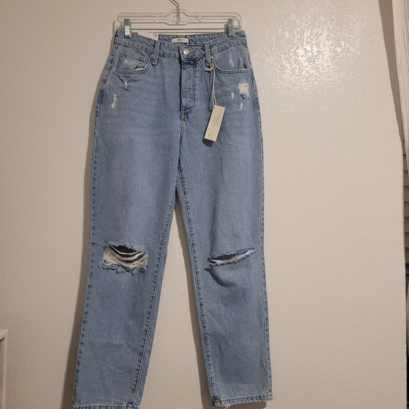 NWT FOREVER 21 Mom Jeans Women 26 Blue High Rise 5-Pocket Button Fly Distressed - Picture 1 of 12
